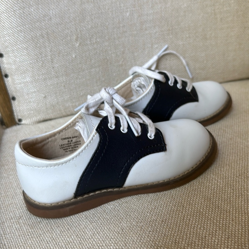 Footmates/ Cheer/ White & Navy/ Size 9